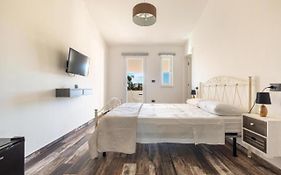 Elios Rooms